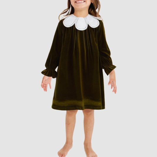 Petal-shaped neckline velvet girls' nightgown